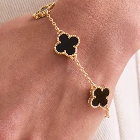 NWT Four Leaf Clover Bracelet 18K Gold Plated Stainless Steel BLACK - Picture 1 of 4
